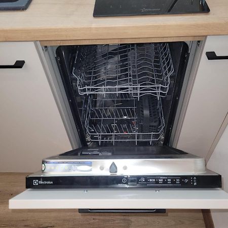 B8 - Spacious, Charming Apartment In Central 锡比乌 外观 照片