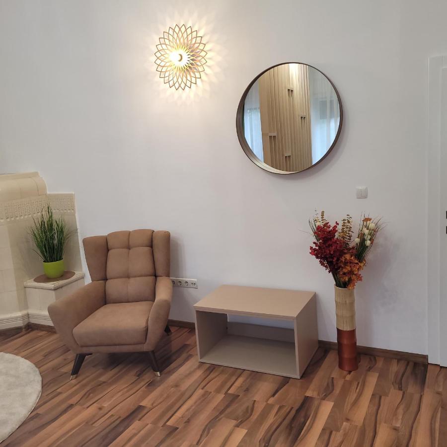 B8 - Spacious, Charming Apartment In Central 锡比乌 外观 照片