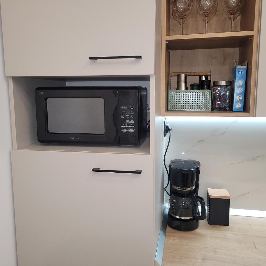 B8 - Spacious, Charming Apartment In Central 锡比乌 外观 照片