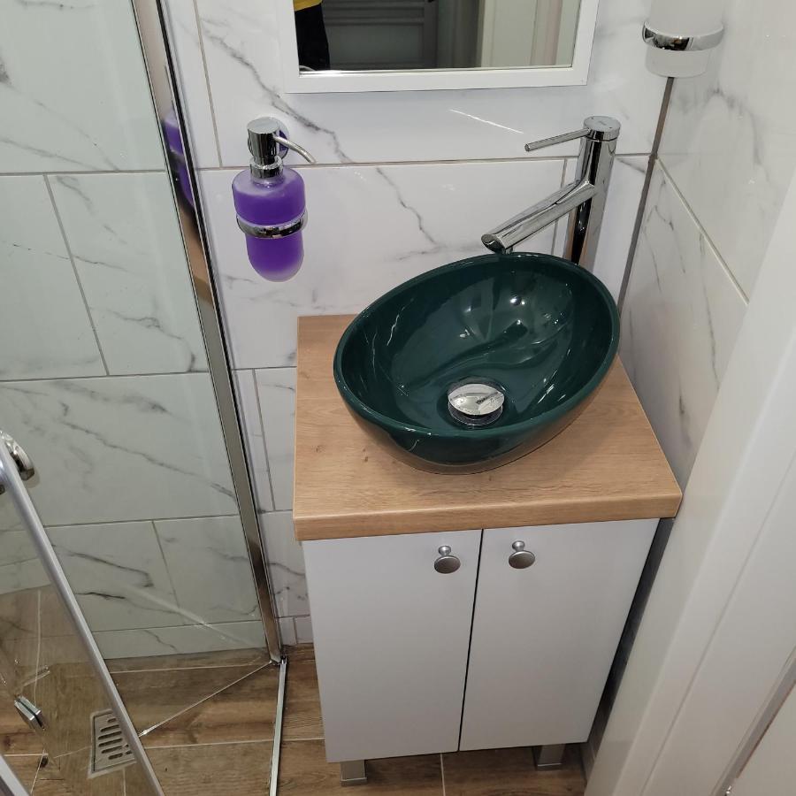 B8 - Spacious, Charming Apartment In Central 锡比乌 外观 照片