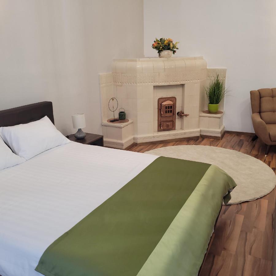 B8 - Spacious, Charming Apartment In Central 锡比乌 外观 照片