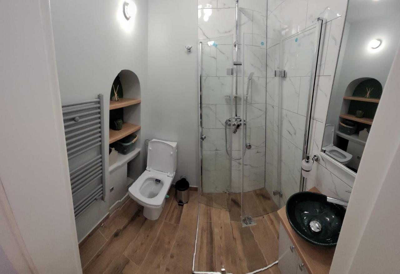 B8 - Spacious, Charming Apartment In Central 锡比乌 外观 照片